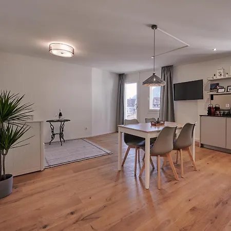 Center With Mountain View Apartment *